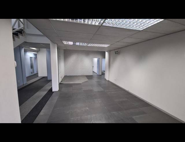 INDUSTRIAL PROPERTY TO RENT IN HALFWAY HOUSE